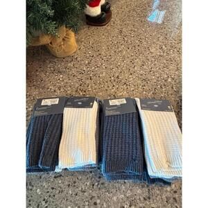 12 pairs of Woman’s Universal Thread Socks